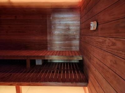 После отдыха в сауне с новой знакомой житель Саратова остался без денег