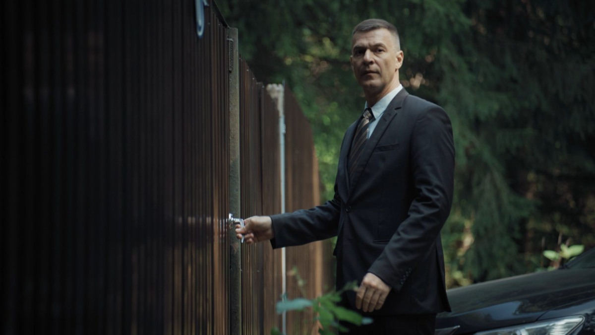 Кадр из сериала «Ночной» (2026)