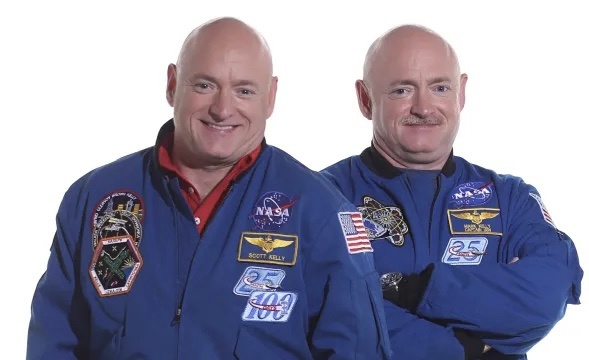 Братья-близнецы Скотт и Марк Келли. Источник: NASA