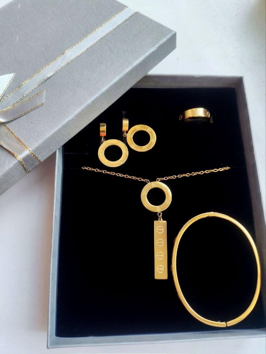 Премиум комплект качественной бижутерии Almazia