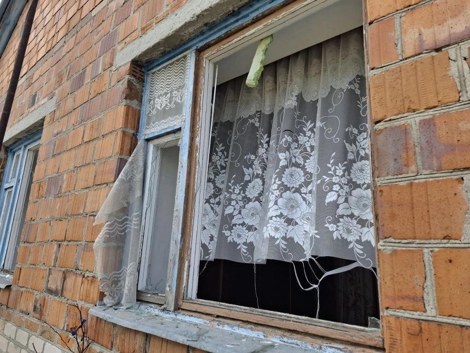    Жилые дома подвергаются атакам. Фото - канал МАХ Евгения Балицкого