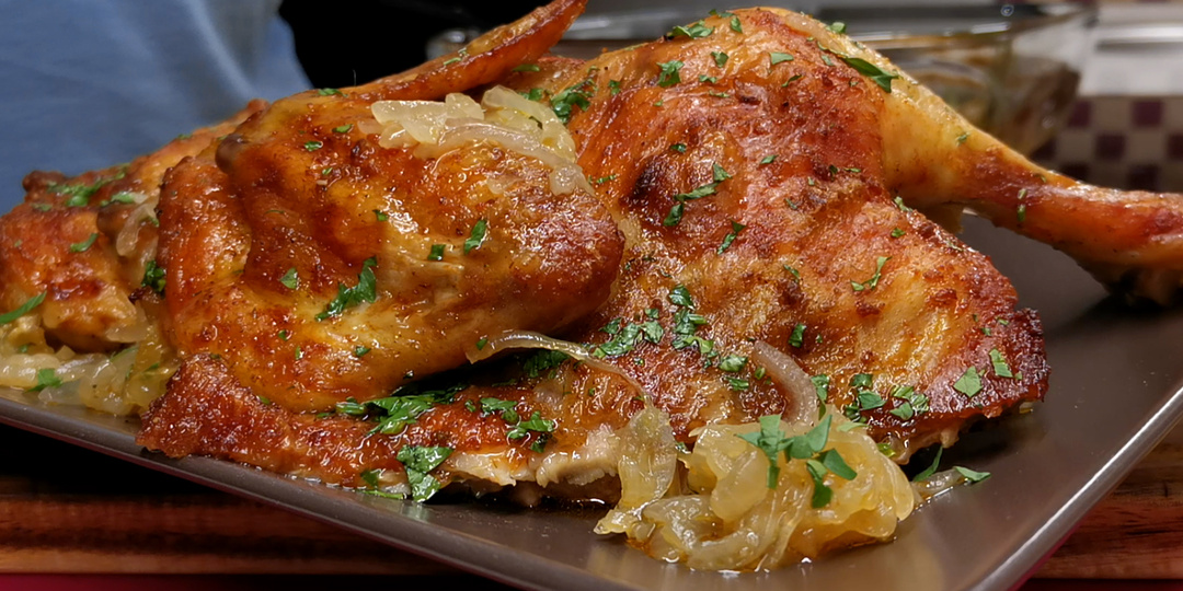 Праздничная курица на сладком луке. Вкус, после которого по другим рецептам готовить не хочется