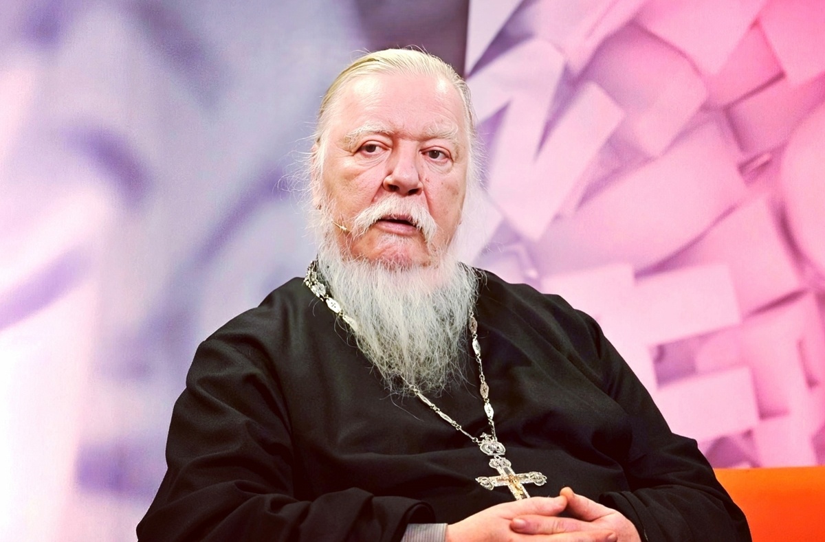 Димитрий Смирнов (07.03.1951 — 21.10.2020 гг.) — протоиерей, церковный и общественный деятель.