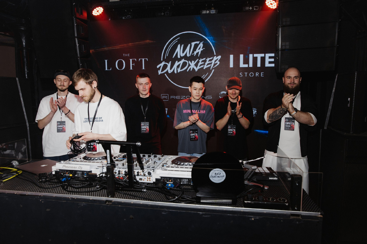 На фото слева направо: REDSTER, BRAUS, DJ Darensky, Yosun, PIØYTR, AlexKaaach