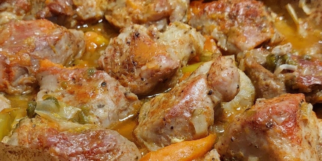 Свинина в пергаменте с овощами: 1 приём, и получается мясо сразу с соусом