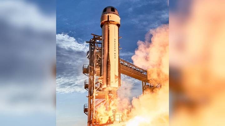  Старт капсулы с экипажем NS31, суборбитальный полет по программе New Shepard / Фото: BLUE ORIGIN / ZUMA / ТАСС
