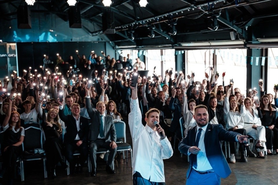    На мероприятии подвели итоги работы с начала существования, презентовали ключевые проекты и направления деятельности в Самарской области. Фото: партия «Новые люди» Самара