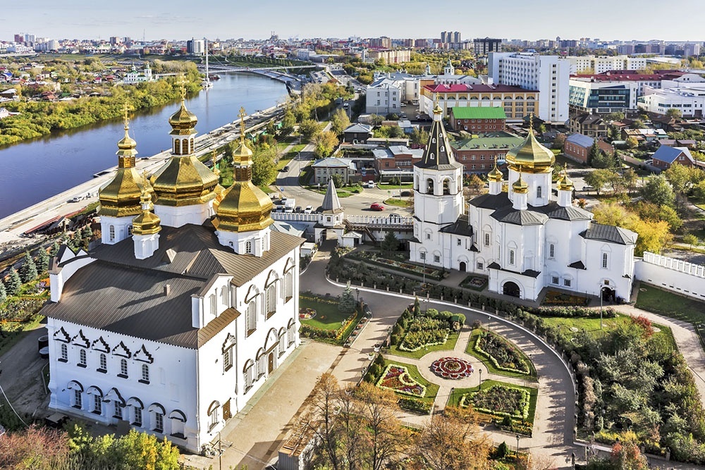    Тюмень - первый русский город Сибири. Город сочетает уют, купеческую историю и современный сервис. / iStock