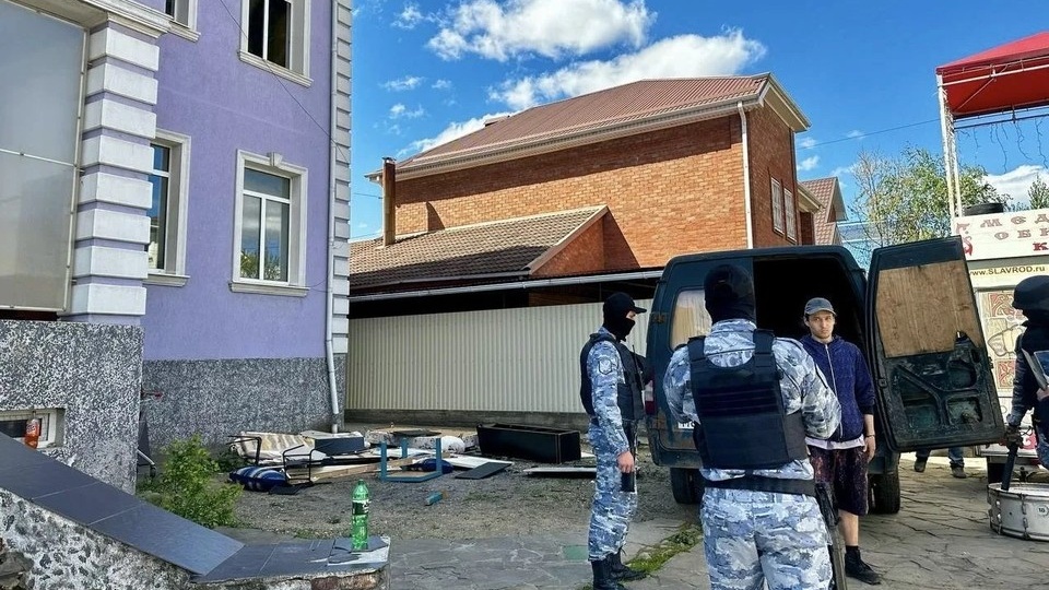 Четырехэтажный самострой главы экстремистской организации сносят в Краснодаре
