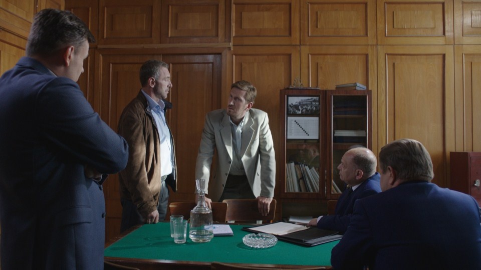 Кадр из сериала «Консультант» (2016)