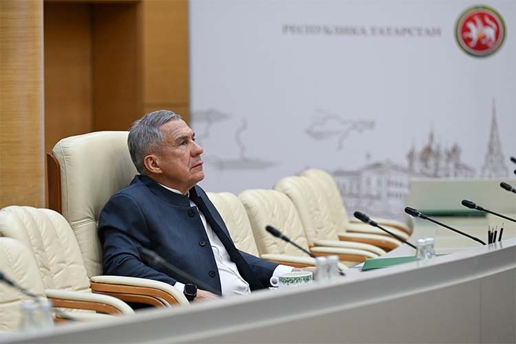    Рустам Минниханов: «Решения в области систем накопления энергии очень важны, особенно при возникновении внештатных ситуаций».   
Фото: rais.tatarstan.ru