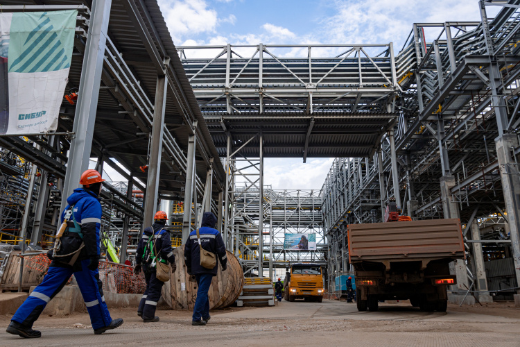    Предприятия НГХК отгрузили продукцию на 532 млрд рублей — снижение к I кварталу 2025-го составило 9%.   
Фото: «БИЗНЕС Online»