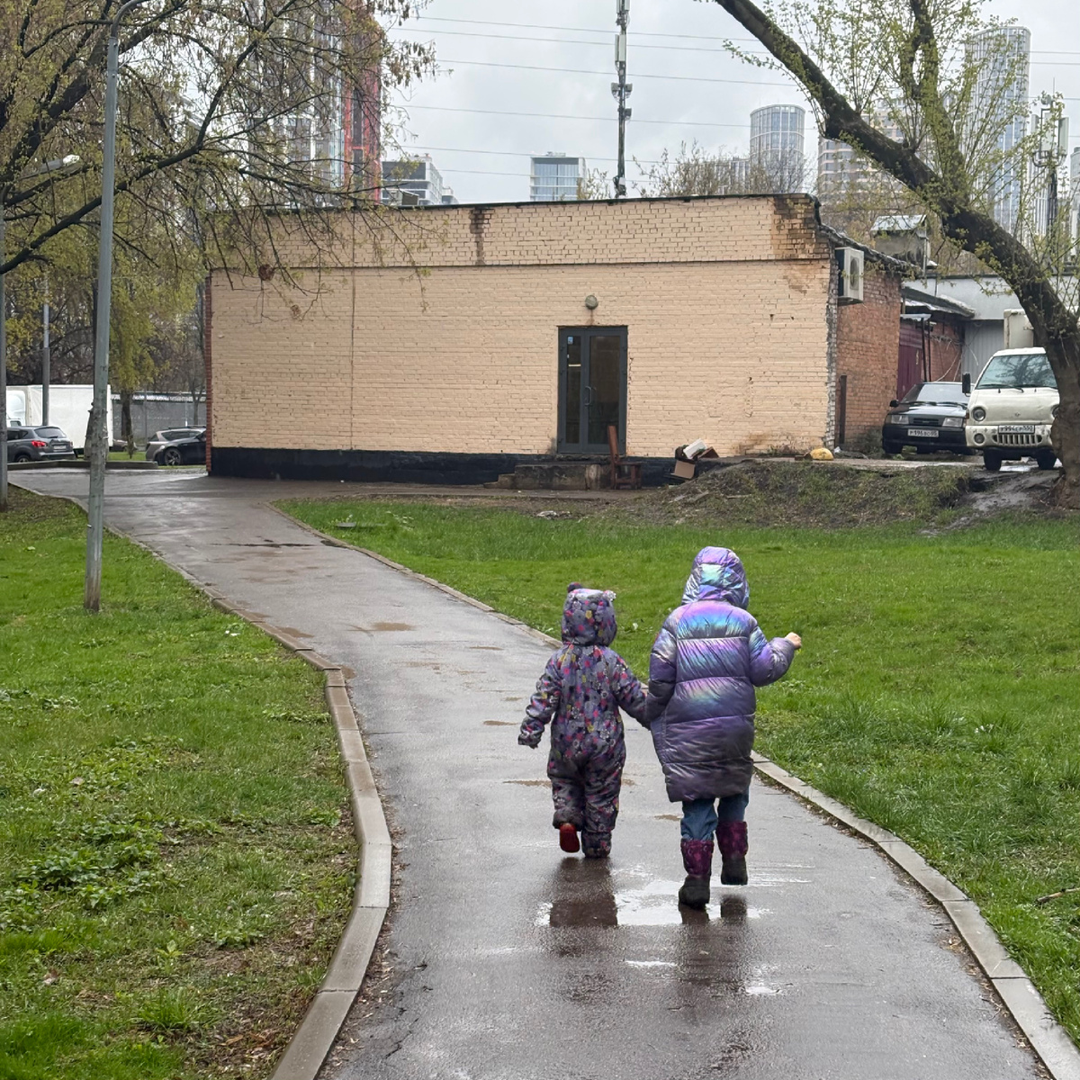 Наши весенние прогулки совсем не красивы))
