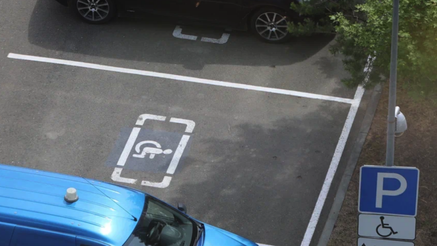 Парковочное место для маломобильных групп появилось возле дома в РТ после проверки прокуратуры