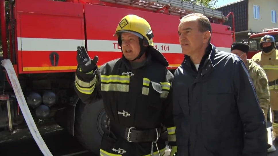 В результате на Туапсинском НПЗ вспыхнул пожар.📷Фото: официальный канал Губернатора Краснодарского края в MAX