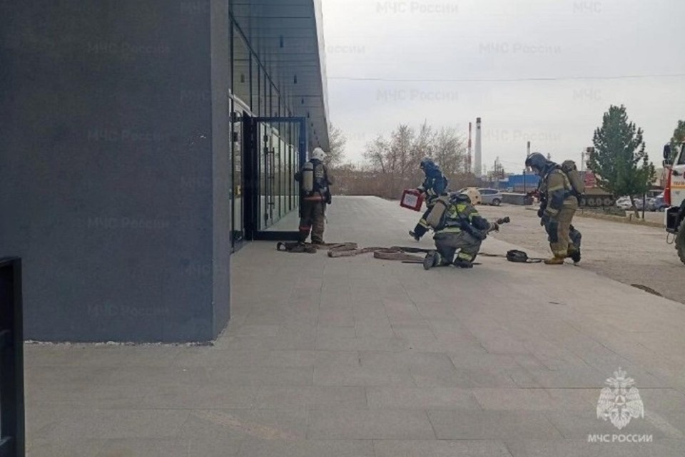   Учения развернули в здании кинотеатра. Фото: ГУ МЧС по Свердловской области