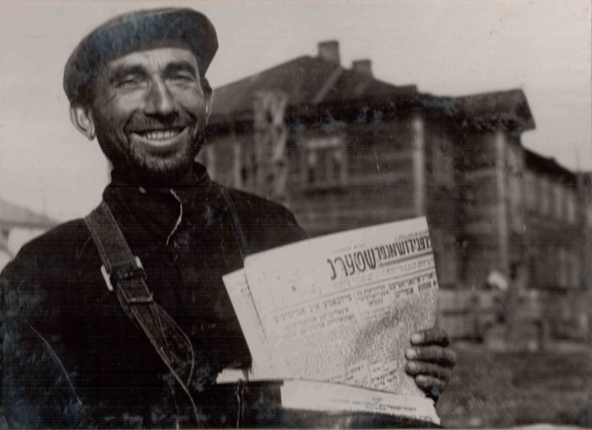 Азимов Мордхэ, почтальон, первый переселенец. 1930-е гг. https://foto-history.livejournal.com/15458632.html
