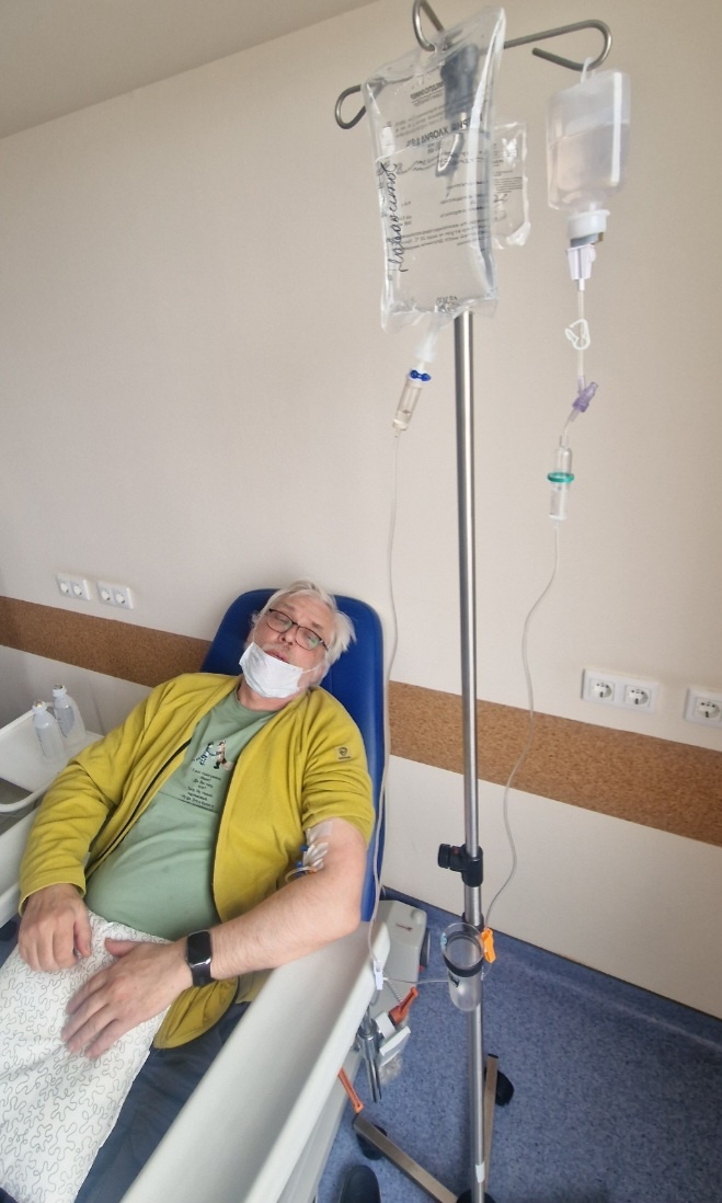 Понавесили тут. И два шланга провели к распределителю.