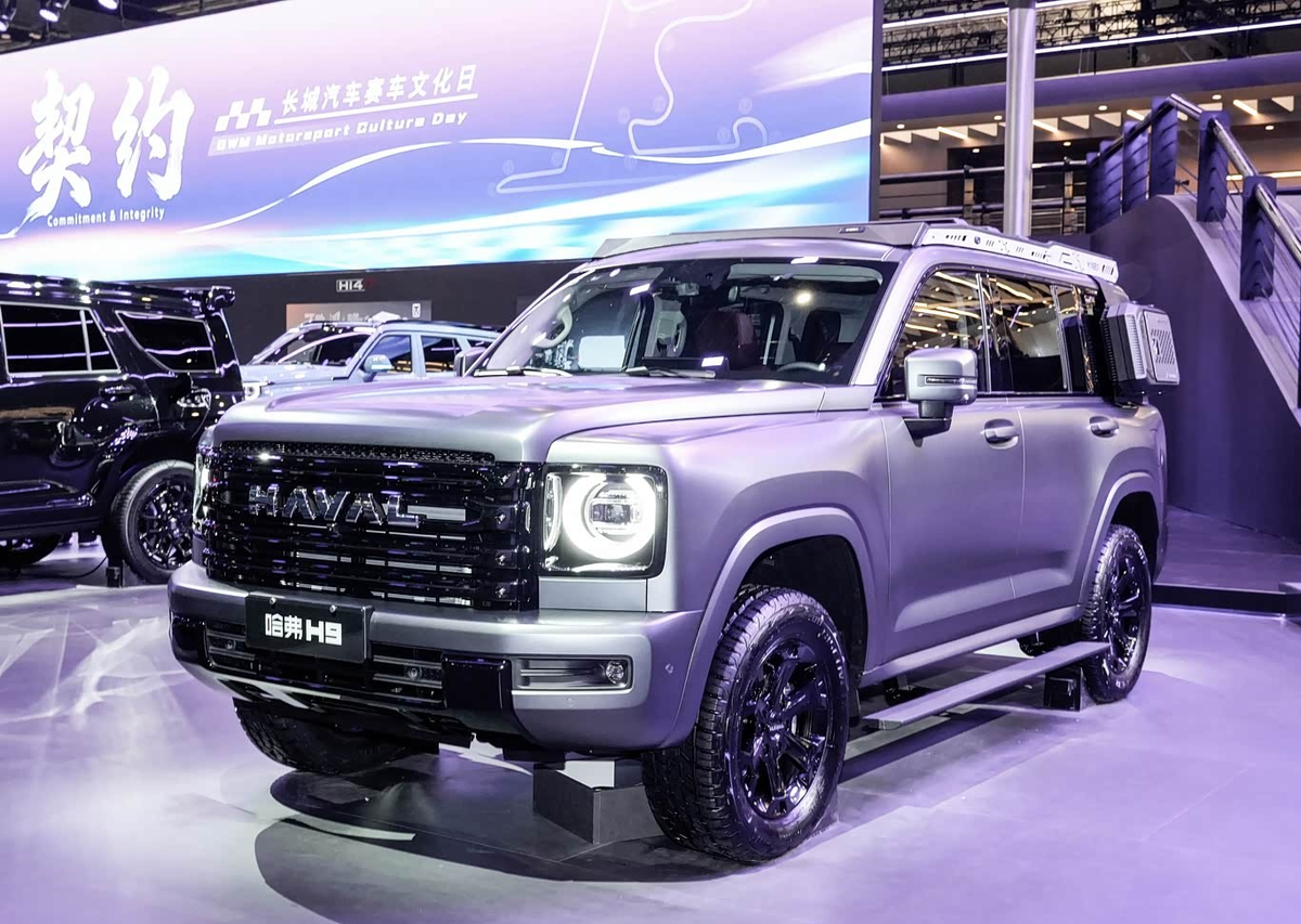 Haval H9 2026 модельного года – топовая версия с дизельным двигателем, экспедиционным багажником, лестницей на крышу и другими дополнительными аксессуарами