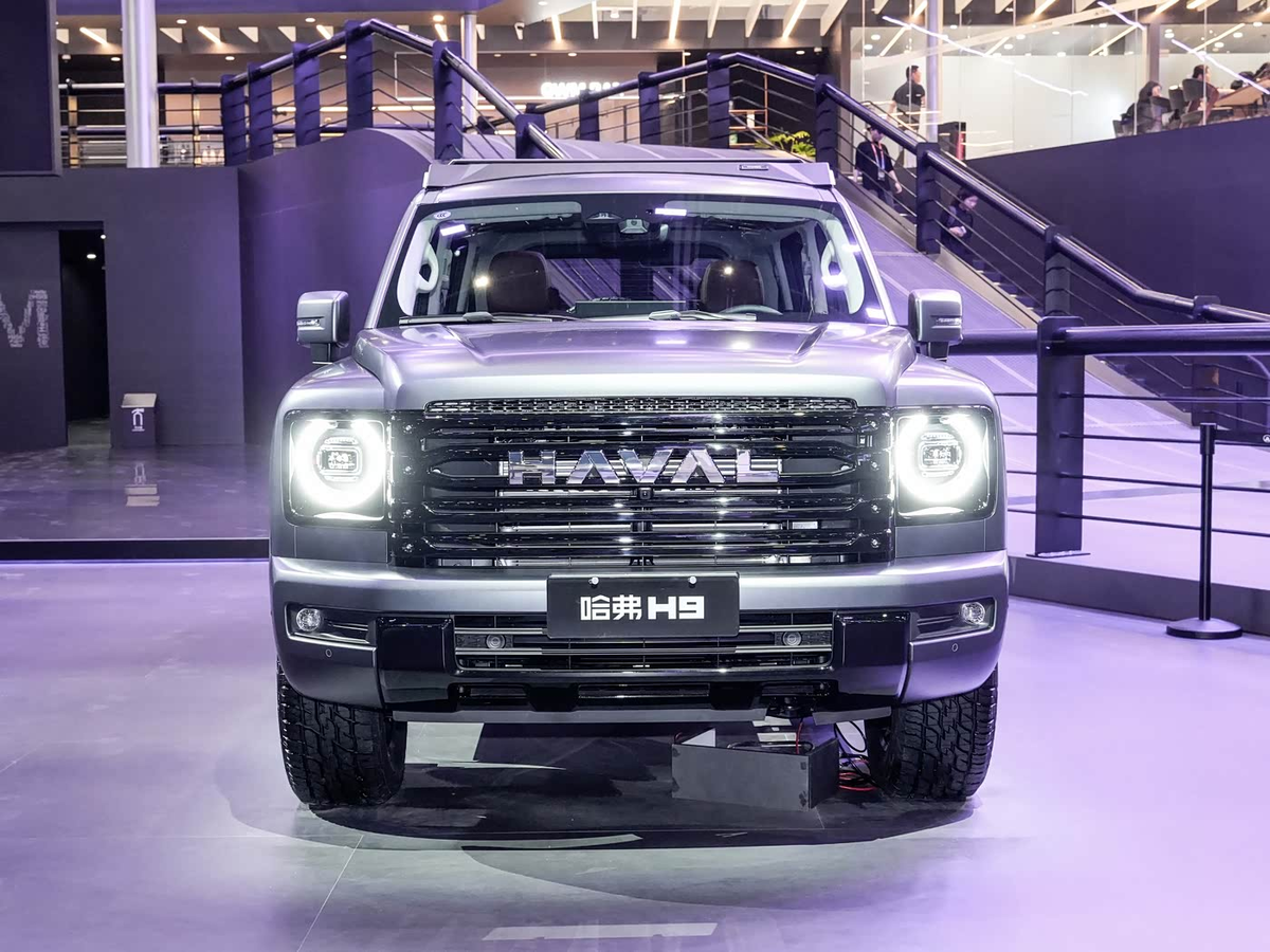 Передняя часть обновленного внедорожника Haval H9