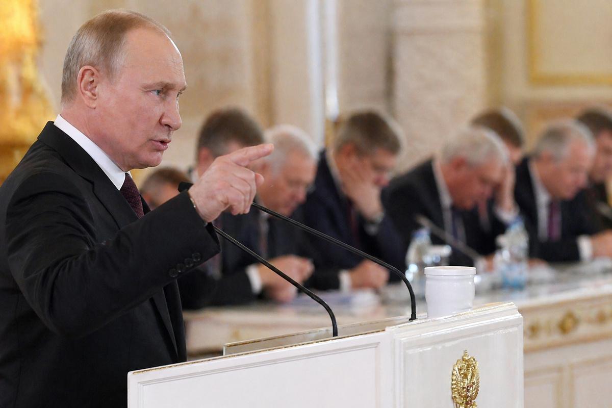 Путин: увлечение запретами начинает вредить развитию страны