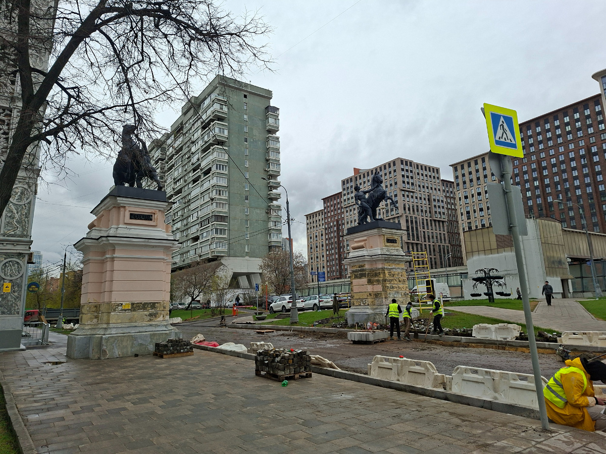 фото автора «Диоскуры, укрощающие коней»