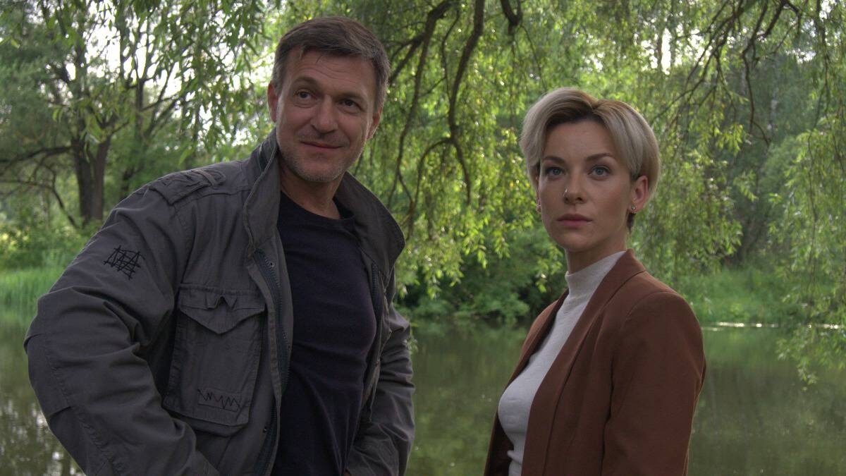    Кадр из сериала «Ночной»: актеры Константин Стрельников и Елена Лотова играют в нем оперативников, задача которых — поймать серийного маньяка-невидимку / Фото: Пресс-служба телеканала НТВ