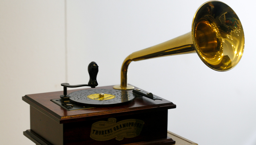 Один из первых граммофонов Thorens (Источник: Musée d'automates et de boîtes à musique)