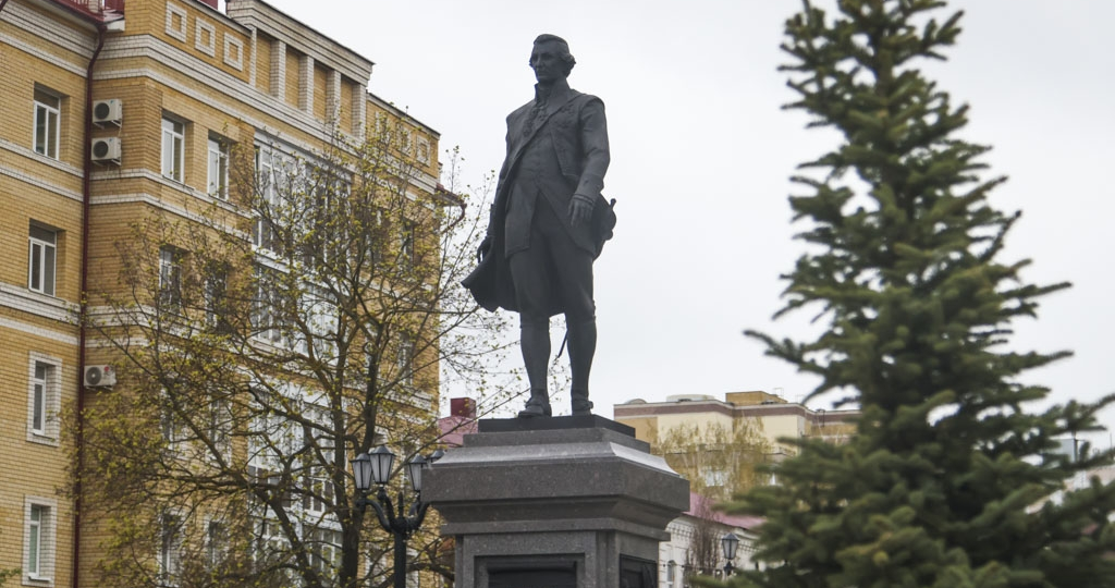 В Тамбове открыли восьмиметровый памятник Державину к празднованию 390-летия основания города