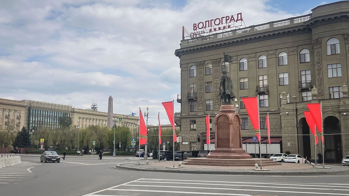    Волгоградцы обсуждают дожди и перенос парада   novostivolgograda.ru