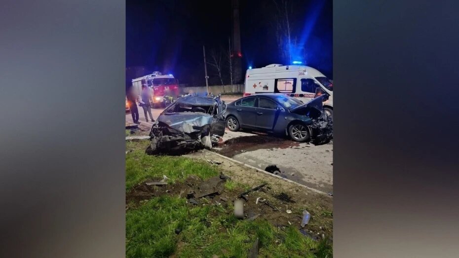 В Воронеже пьяная женщина на Opel устроила смертельное ДТП на улице Богдана Хмельницкого