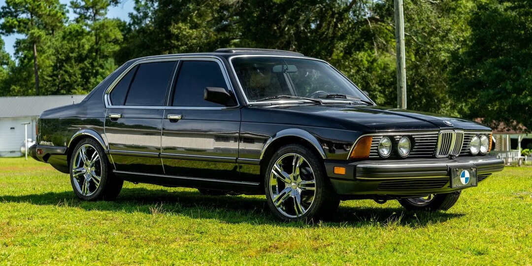 Роскошь без показухи: BMW 733i 1984 с 180 силами — седан, который выбрал водителя, а не пассажира