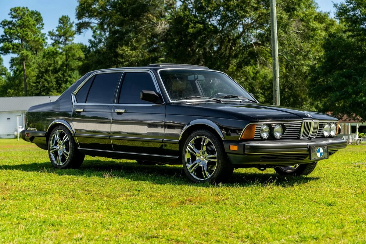 BMW 733i E23