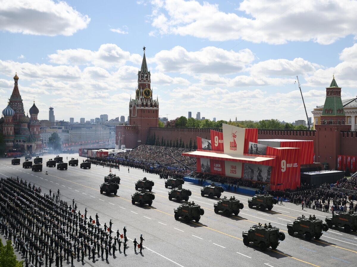    Парадные расчеты и военная техника на Красной площади в Москве на военном параде, посвященном 80-летию Победы в Великой Отечественной войне | © Фотохост-агентство РИА Новости