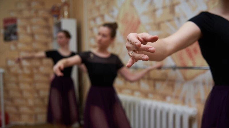     Занятие в студии боди-балета и растяжки "Мой танец". vk.com/body_ballet_22