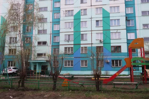     Гаражи у жилого дома. .Анна Сабанова