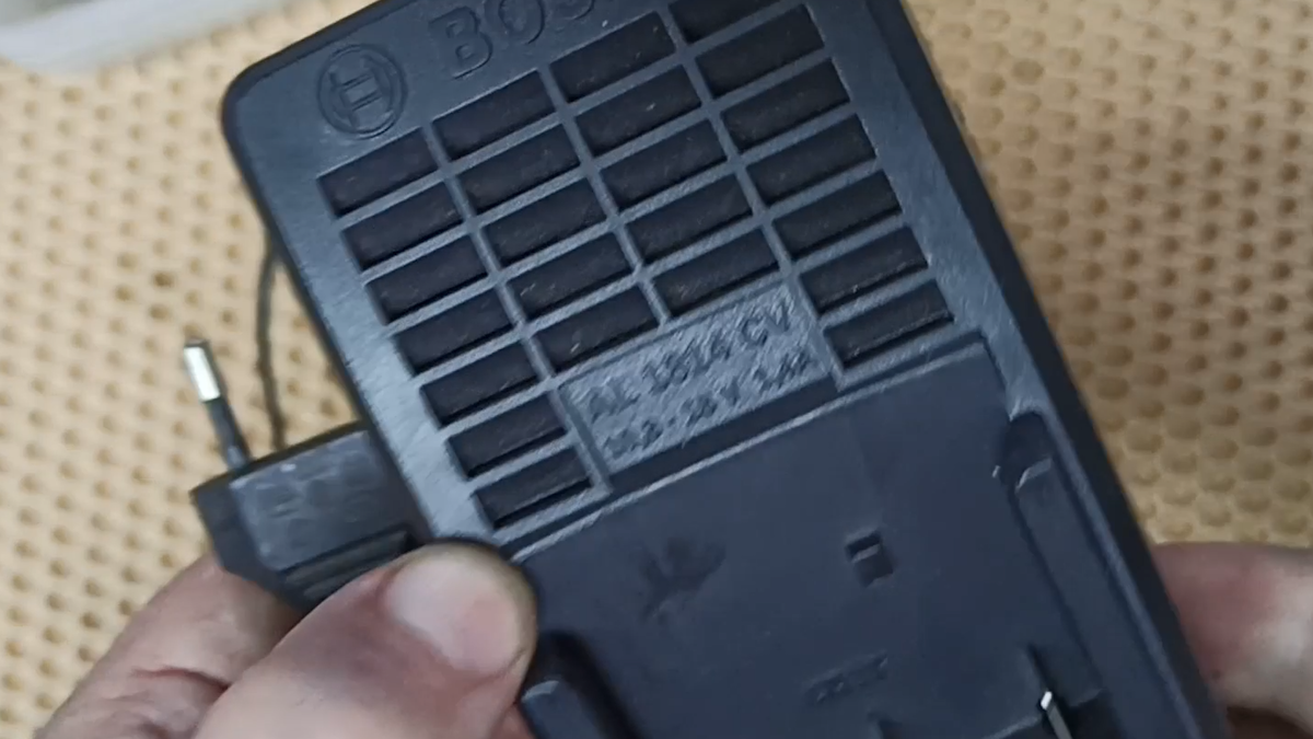 Зарядное устройства Bosch AL 1814 CV