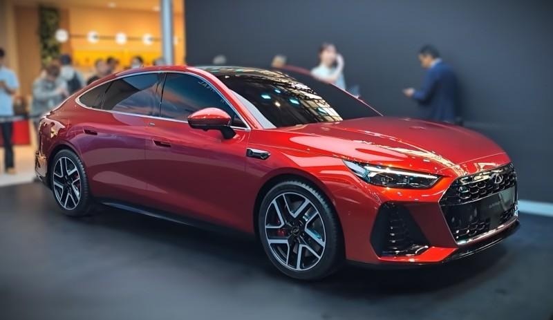 🔥 Не бери Audi A5! И вот почему - Новый Chery Arrizo S — 261 л.с., разгон 4 сек и автопилот за 2,5 млн ₽!