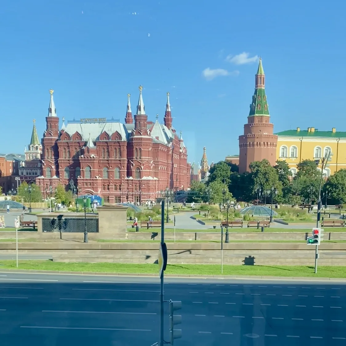 Вид из окна ресторана Белуга