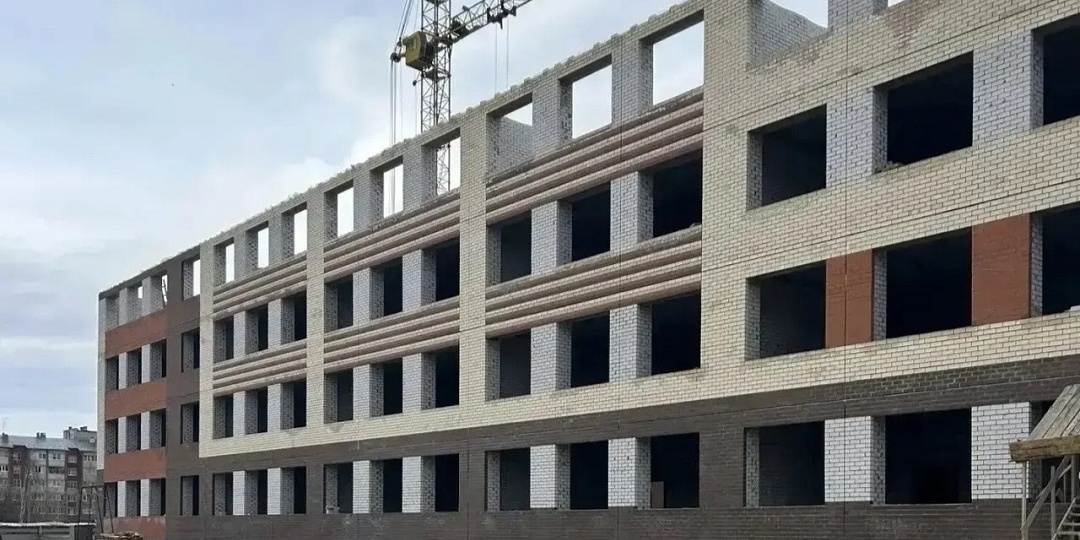 В Йошкар-Оле в микрорайоне 9А «растет» новая школа: объект готов на четверть