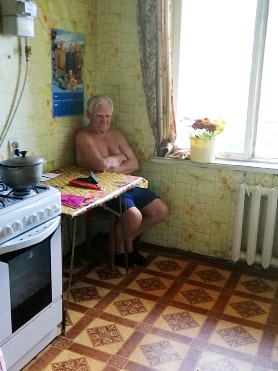 Мой дед до последних дней жил так. Ушел на 90-м году жизни 3 года назад.