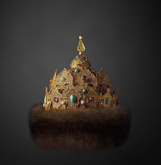 Казанская шапка: как Иван Грозный соединил ханскую корону с тиарой понтифика