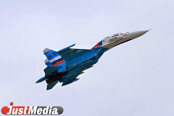 Екатеринбуржцы заметили военную авиацию в небе над городом