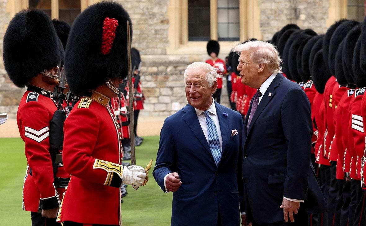 Дональд Трамп и король Великобритании Чарльз / фото: Kevin Lamarque / Reuters