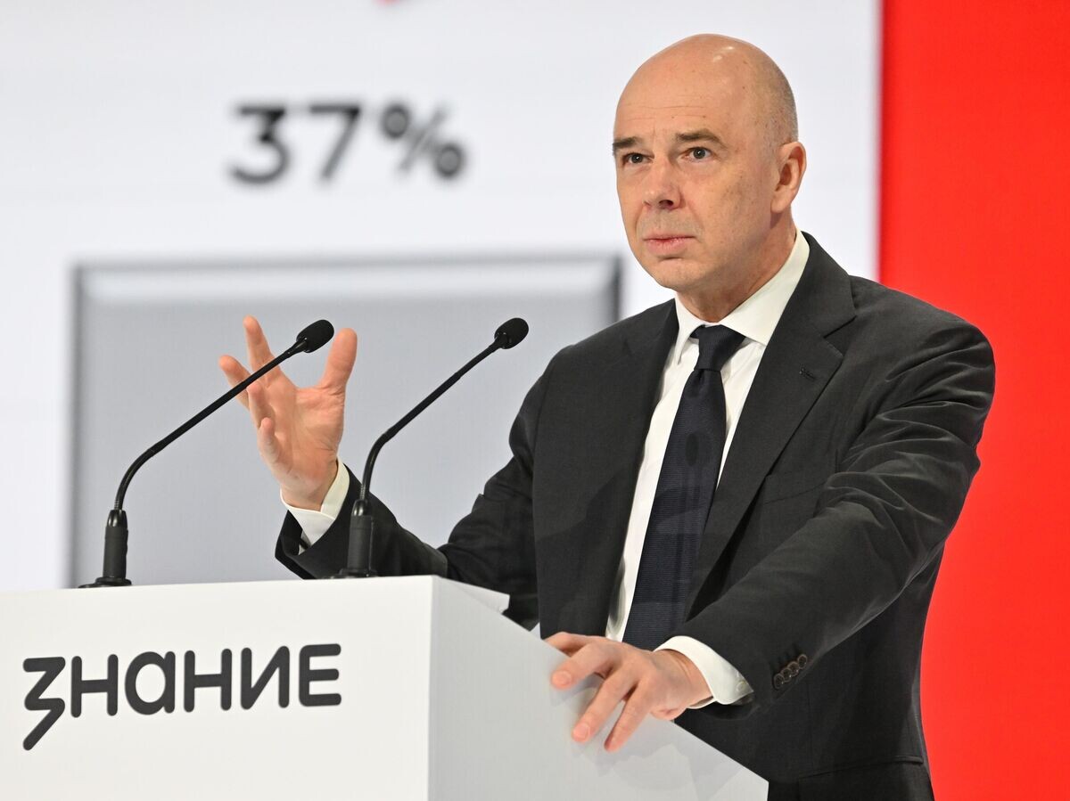    Министр финансов РФ Антон Силуанов выступает на федеральном просветительском марафоне "Знание.Первые" в Москве | © РИА Новости / Илья Питалев