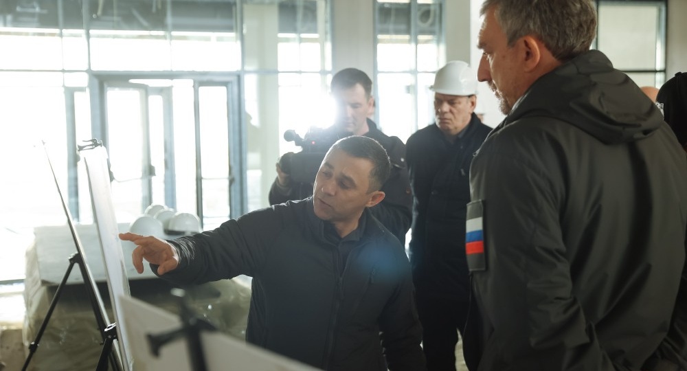 Бассейн и лектории: школа в новом микрорайоне Благовещенска готова более чем наполовину