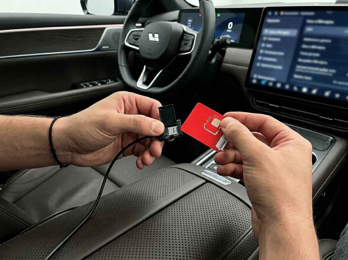 Как установить SIM-карту в Lixiang