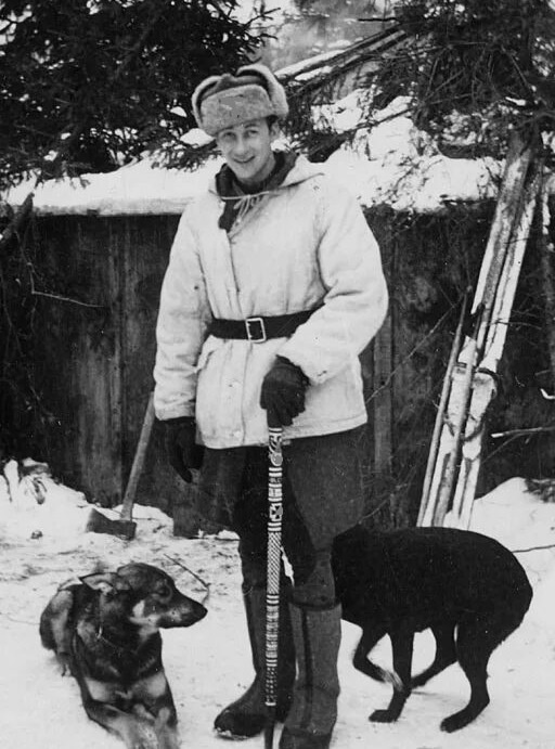 Солдат с тростью.