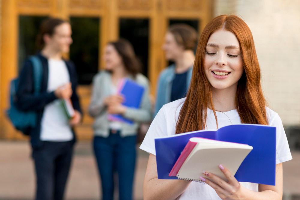 Минимальные баллы для поступления. Источник изображения: freepik