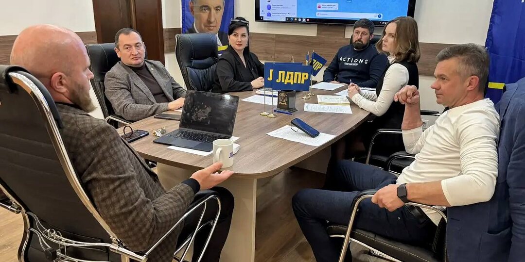 📍 В офисе Карачаево-Черкесского регионального отделения ЛДПР прошло рабочее совещание